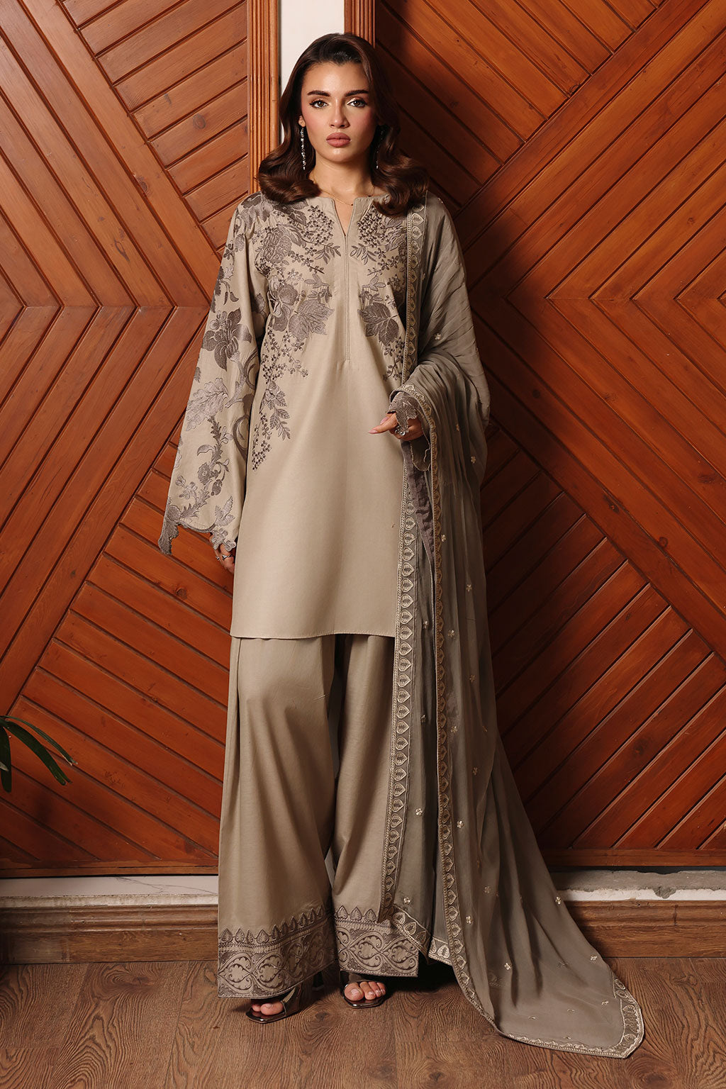 Brown Embroidered Lawn 3-Piece Suit | Organza Lace & Chiffon Dupatta – Stitched Pakistani Daily & Semi-Formal Dress UK | Riwayat AL-301 - View 4